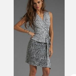 Diane von Furstenberg Silk Mililani Wrap dress size 6